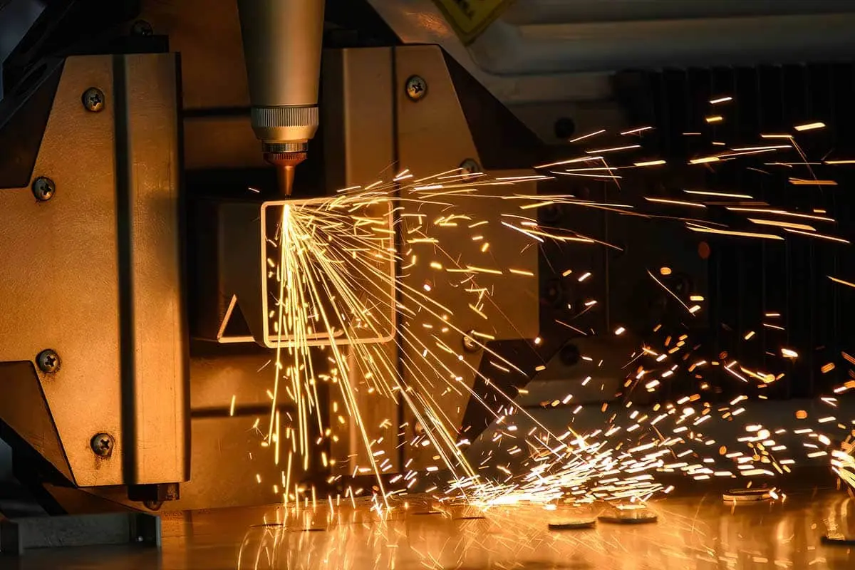 Taglio laser di un profilato metallico